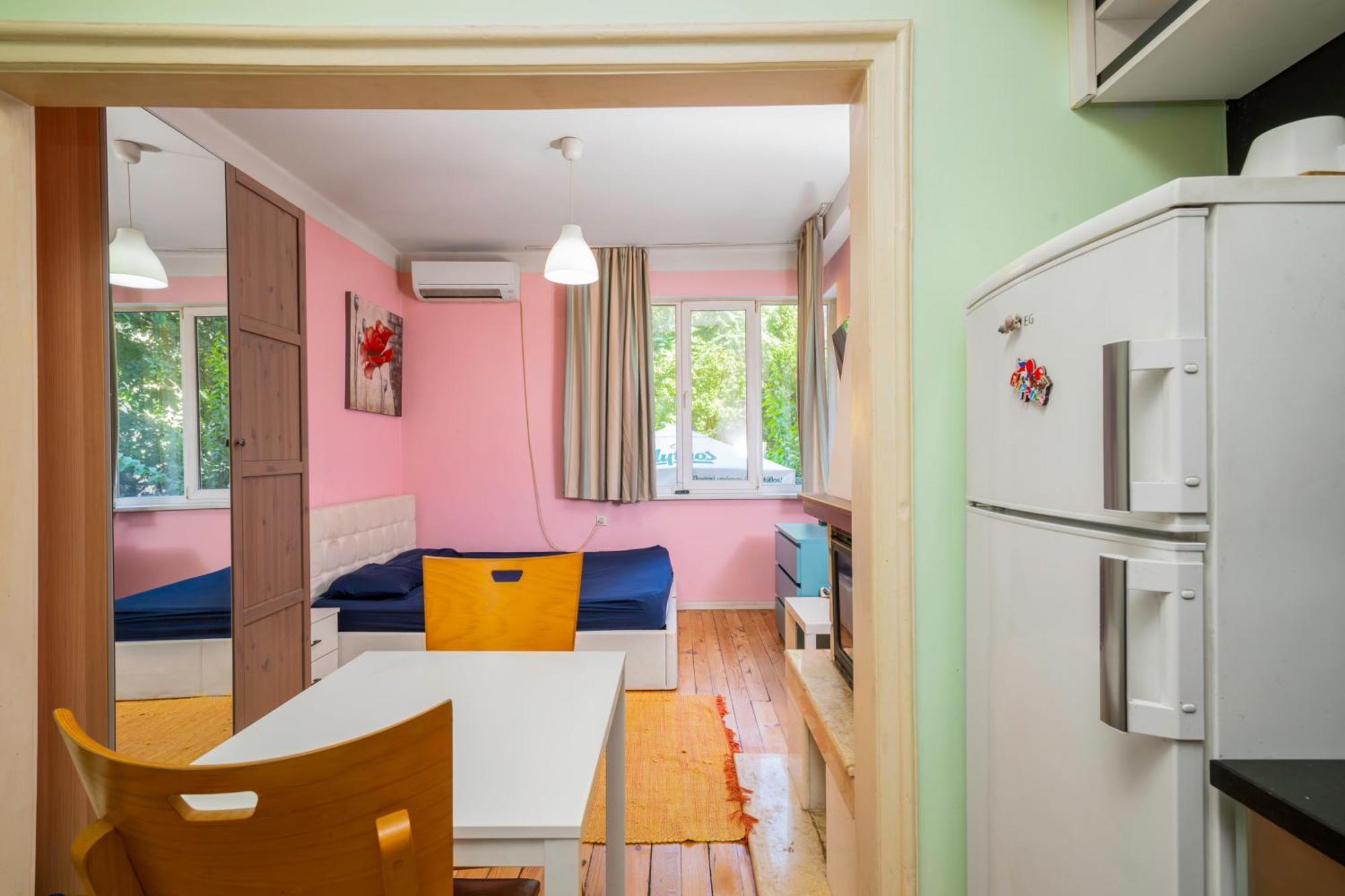 Sofia'S 1Bd Colourful Getaway Near Ndk Apartment Ngoại thất bức ảnh